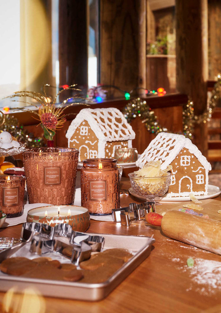 VOLUSPA Classic Candle Gingerbread Chalet