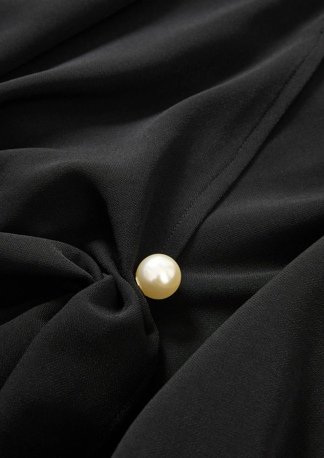 VERONIVA BEARD Drew Brooch Blouse