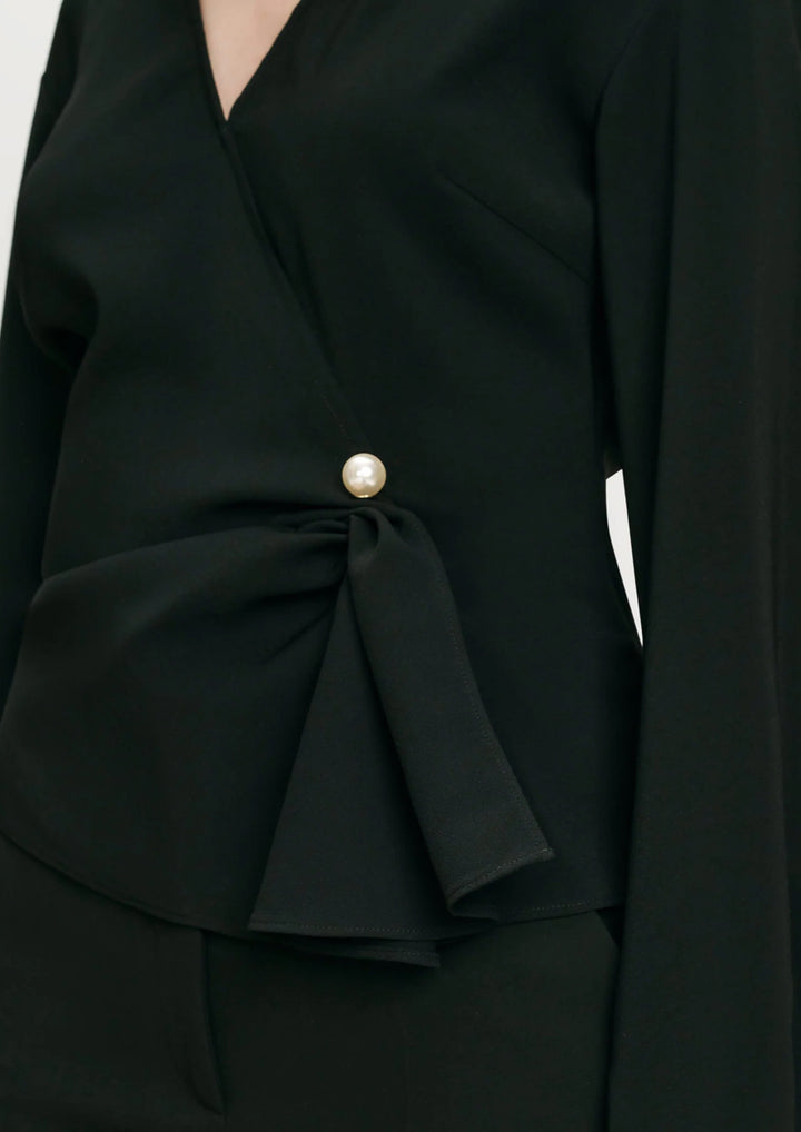 VERONIVA BEARD Drew Brooch Blouse