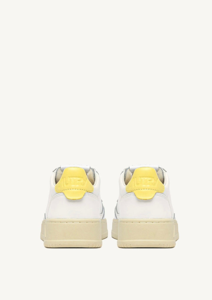 AUTRY Sneaker Medalist Low Leder in Weiss und Lemon