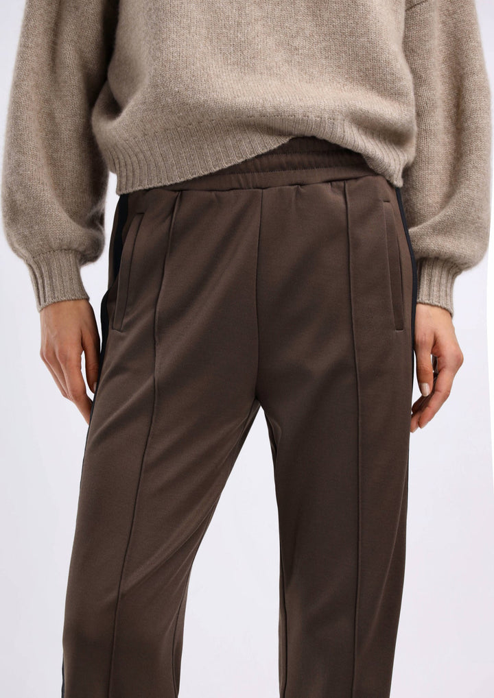 Ladneri Hose Flores in Braun