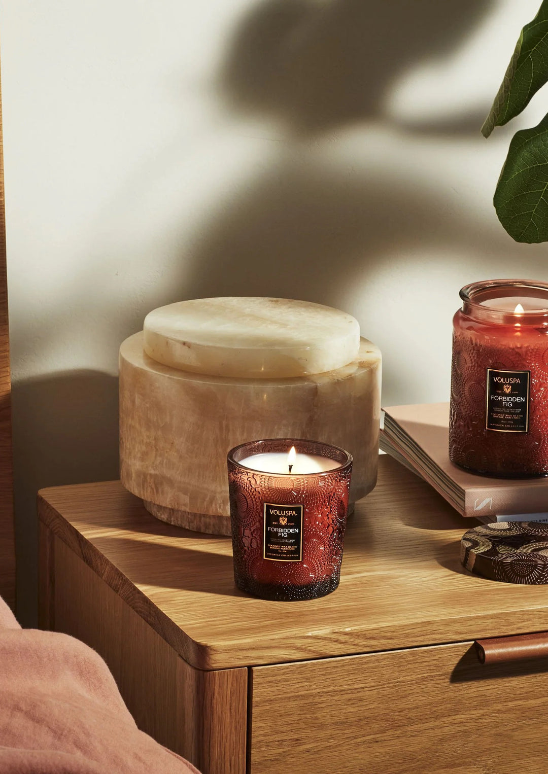 VOLUSPA Classic Candle Forbidden Fig