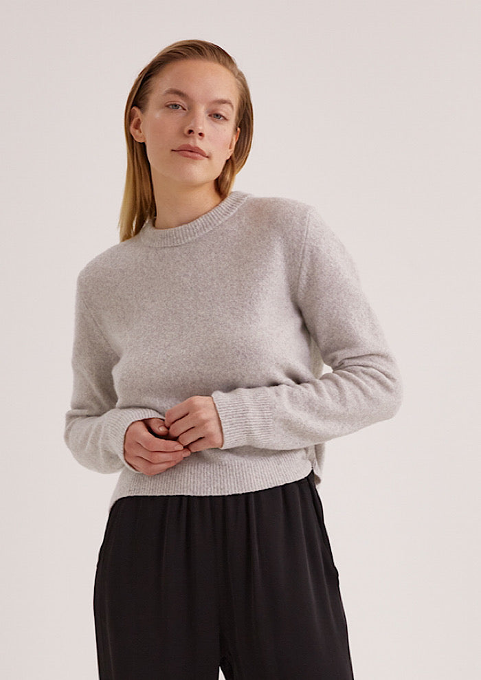 SOSUE Pullover Tiny Luxury